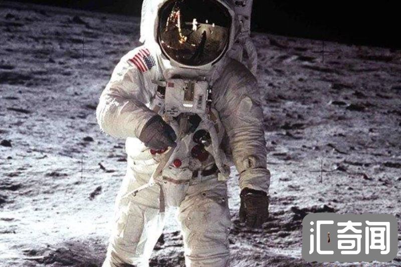 美国第一登上月球的宇航员（阿姆斯特朗个人简介）(4)