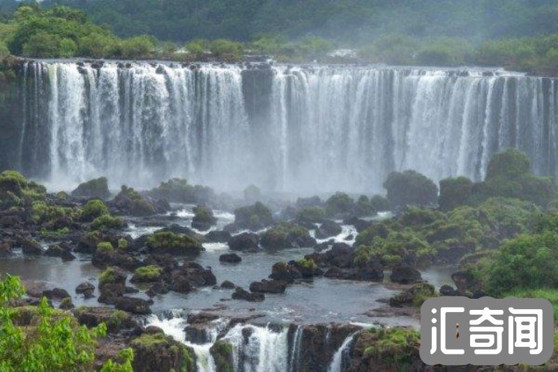 伊瓜苏瀑布在哪个国家（阿根廷和巴西两国边境世界最宽瀑布）(2)