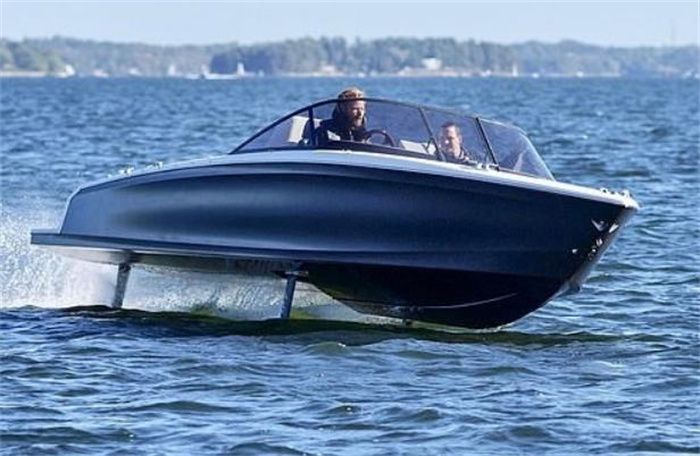 世界上最快的快艇 捷豹生产的电动快艇高达142.6km/h(3)