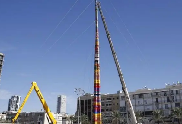 世界上最高的乐高玩具（塔用了50万块积木高度达到31.16米）(1)