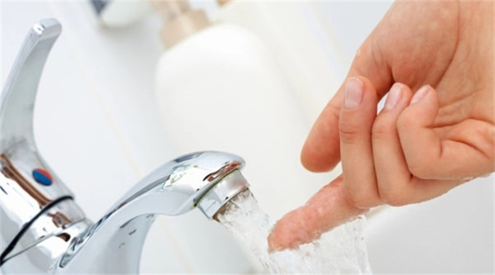 美国男子自来水洗脸居然感染食脑虫（感染之后的死亡概率高达97%）(1)